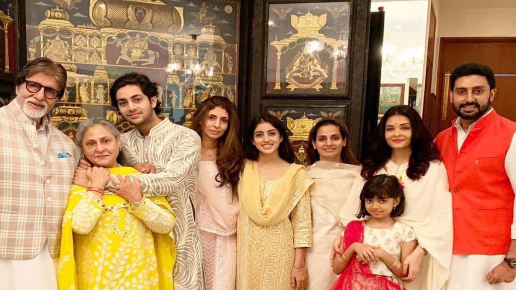 Big B's Jalsa, Jalsa, Bollywood, Amitabh Bachchan, Jaya Bachchan, Abhishek Bachchan, Aishwarya Rai Bachchan, Aaradhya Bachchan, Shweta Bachchan, Navya Naveli Nanda, Agastya Nanda, Bachchan family, Ramesh Sippy, Satte Pe Satta