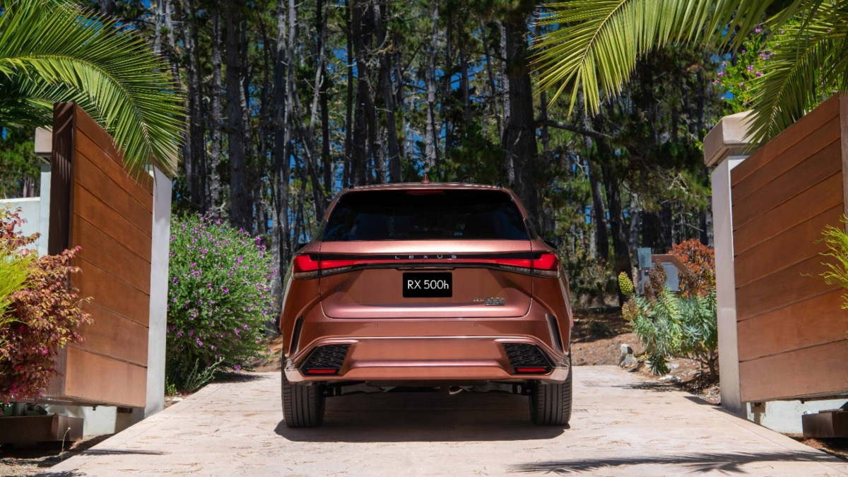 OK!　Lexus RX500h F SPORT Performance Lexus commence deliveries of RX 500h F Sport Performance in India