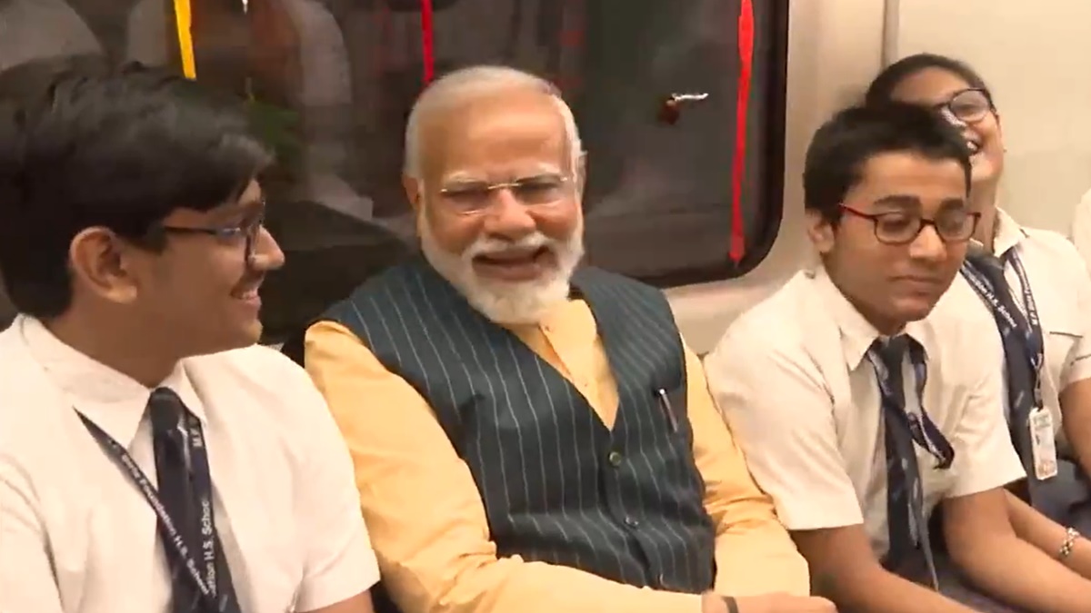 Modi inaugurates India's first under-ricer tunnel Modi inaugurates India's first under-ricer tunnel