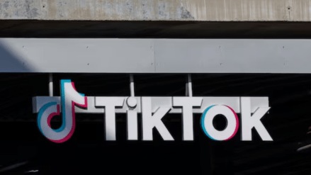 While advertising budgets are planned months in advance, brands can quickly place or pull ads on social media to respond to events