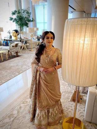 Mukesh Ambani, Mukesh Ambani net worth, Mukesh Ambani house, Mukesh Ambani Antilia, Mukesh Ambani cars, Mukesh Ambani house images, Mukesh Ambani's Antilia, Mukesh Ambani, Reliance Industries, Antilia. Nita Ambani, Perkins and Will, Oberoi Hotel Chain, Maybach