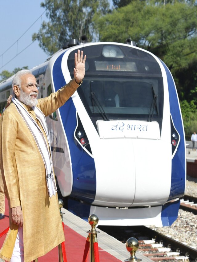 PM Modi flags-off Vande Bharat Express