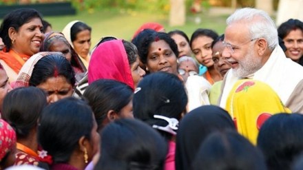 LPG Cylinder Price Cut by Rs 100, PM Modi Women's Day Gift: PM Modi announces LPG price cut by Rs 100