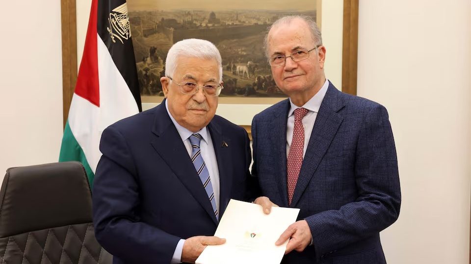 Mohammad Mustafa (right) is the chairman of the Palestine Investment Fund (Image/Reuters)