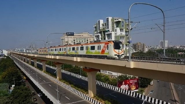 The extension of Pune Metro will bring relief to office-goers and students from both Pune City and Pimpri-Chinchwad areas (Image/@nitin_gadkari)