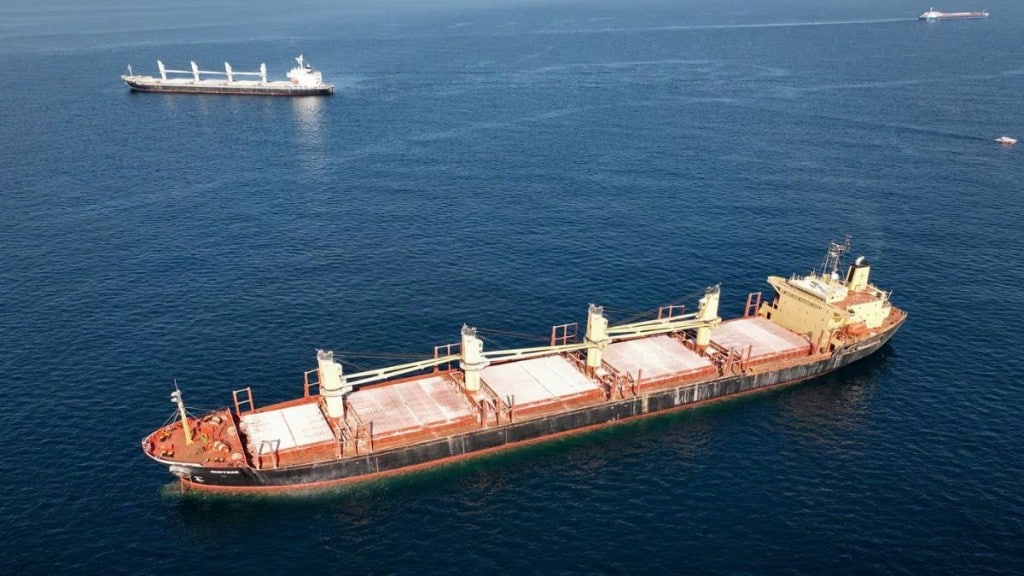 Red Sea, shipping cost, trade data, trade volume, exports, imports, alternative routes, freight rates, global trade, merchandise trade, crude oil