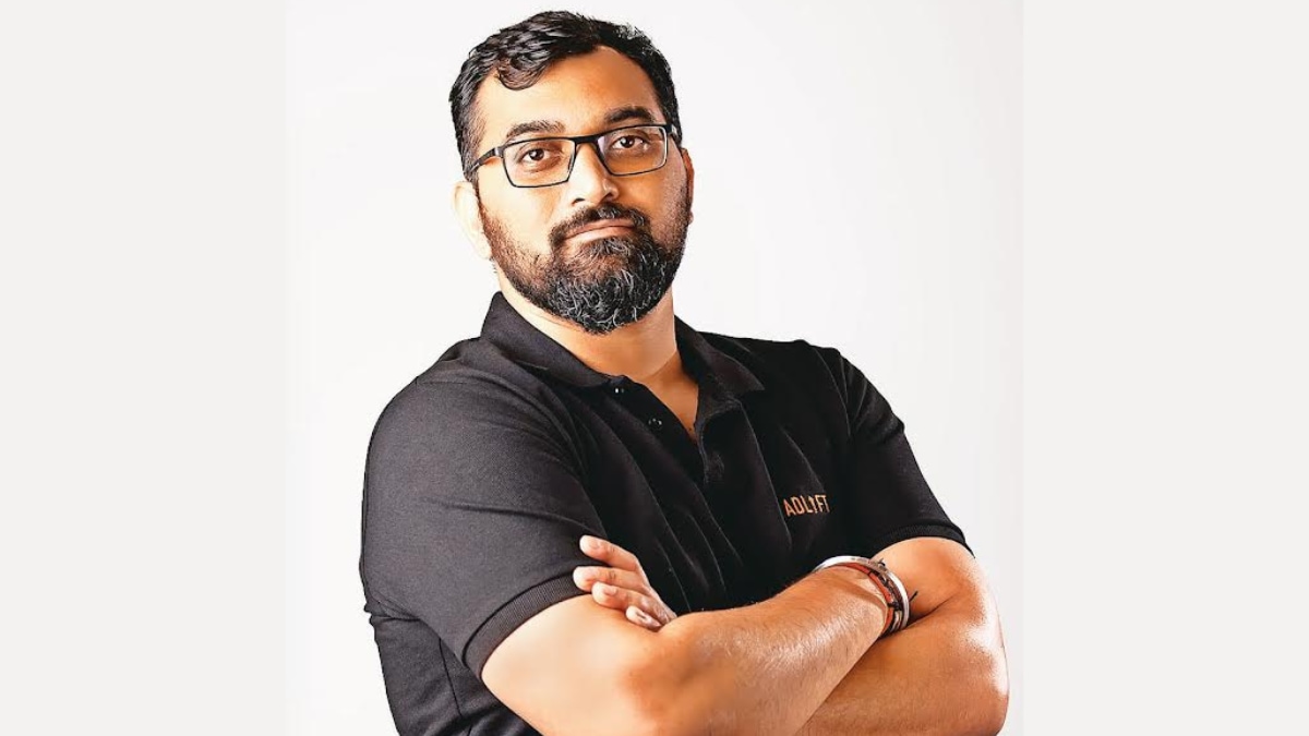 The tagline, “Ab Zomaito–Zomaato nahi, Indiaaa-India ka time hai!” reflects the patriotic spirit embodied in cricket fans while cleverly reinforcing the brand’s identity