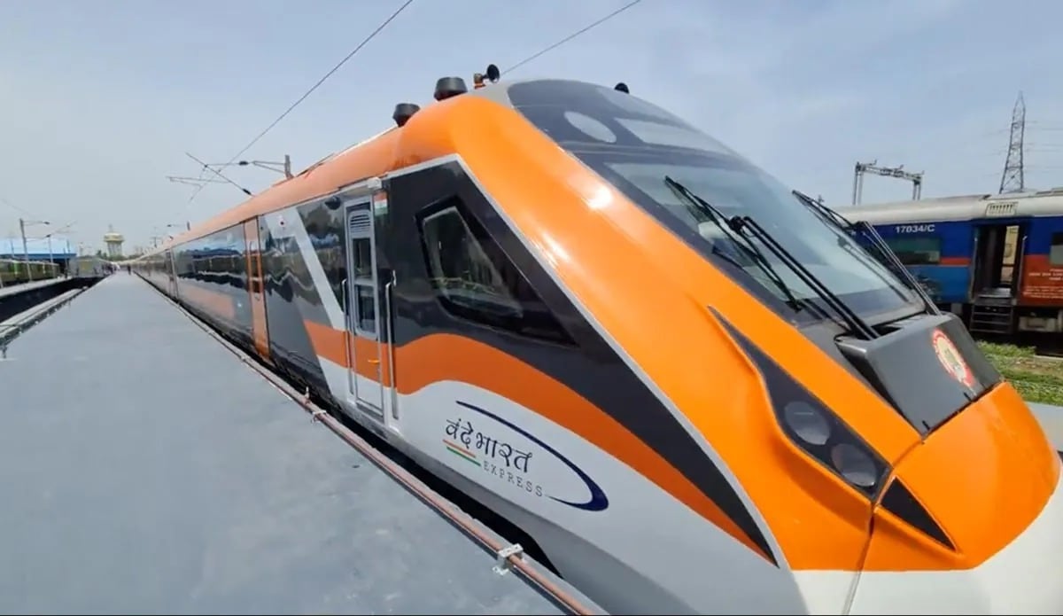 The state's first Vande Bharat Express started on the Ranchi-Patna route (Image/@AshwiniVaishnaw)