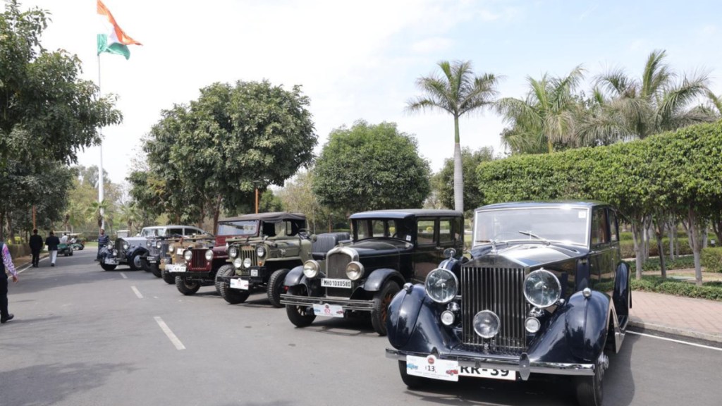Vintage car rally Delhi ITC