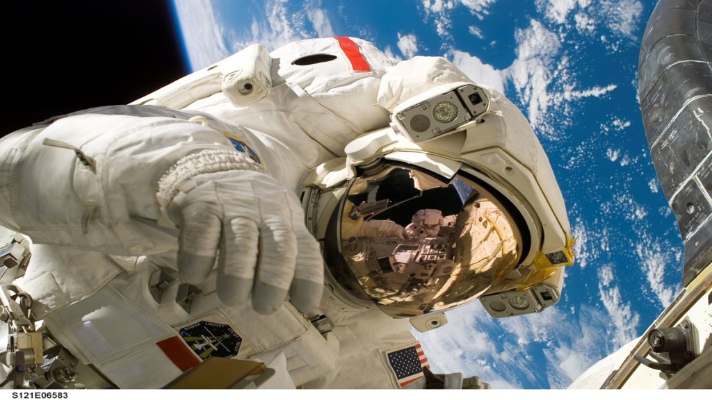 Russia, China nuclear power plant on moon