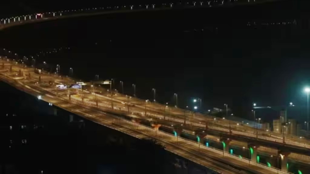 Woman doctor jumps off newly constructed Mumbai's Atal Setu bridge, suicide note found Woman doctor jumps off newly constructed Mumbai's Atal Setu bridge, suicide note found
