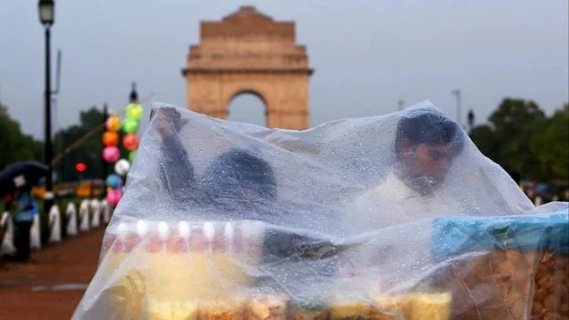 The city received light to moderate-intensity showers in some parts on Sunday (Image/Reuters) The city received light to moderate-intensity showers in some parts on Sunday (Image/Reuters)