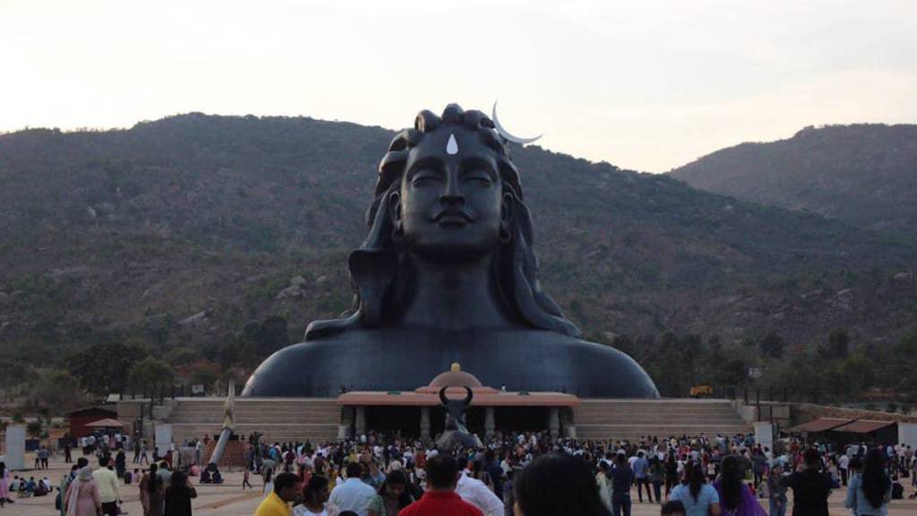 spiritual gurus, spirituak babas, Sadhguru Jaggi Vasudev, Isha Foundation, Sadhguru, Sri Sri Ravi Shankar, Art of Living Foundation, meditation, Baba Ramdev, Yoga guru, Patanjali Ayurveda, Mata Amritanandamayi, Amma, hugging saint, Amritanandamayi Trust, Gurmeet Ram Rahim Singh, Asaram Bapu, Asaram Bapu ashrams, Sadhguru Nithyananda