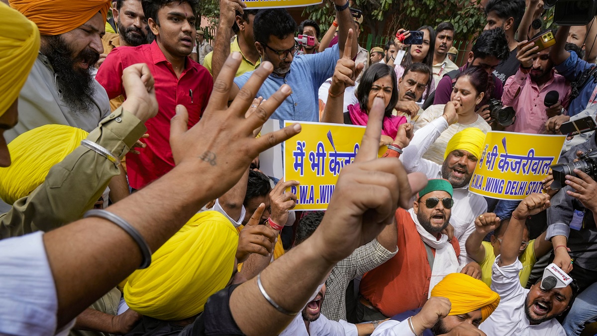Delhi: Security beefed up as AAP plans protest outside PM's residence, key stations shut down Delhi: Security beefed up as AAP plans protest outside PM's residence, key stations shut down
