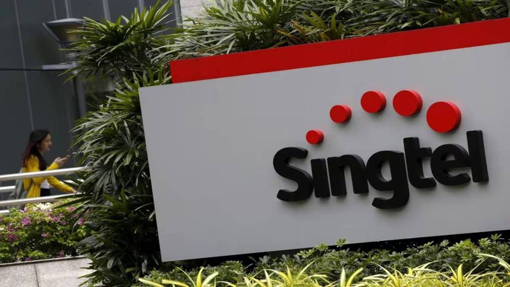 Singtel sells stake to Airtel