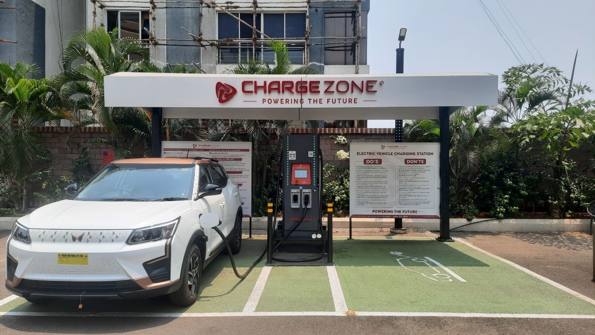 Charge Zone Charging Station