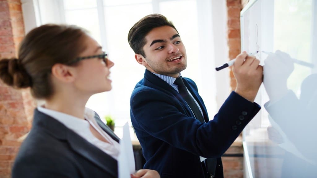 Strengths-based coaching is a development approach that focuses on identifying and leveraging individuals' natural talents and strengths. (Image source: Freepik)