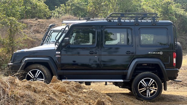 Force Gurkha review side