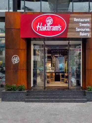 haldiram's, haldiram's success story, agrawal haldiram, who founded haldiram's, Shivkishan Agrawal, haldiram's sweets and snacks, haldiram's restaurants, agrawal family fued