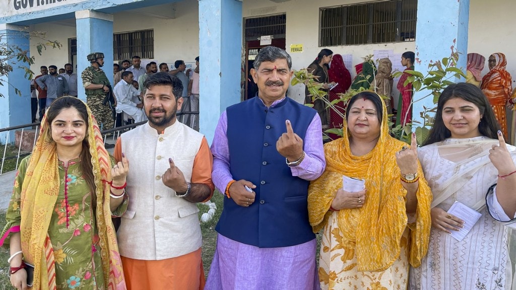 Lok Sabha Elections 2024 Phase 2: Congress's Raman Bhalla battles it out in Jammu to dethrone BJP's Jugal Kishore Lok Sabha Elections 2024 Phase 2: Congress's Raman Bhalla battles it out in Jammu to dethrone BJP's Jugal Kishore
