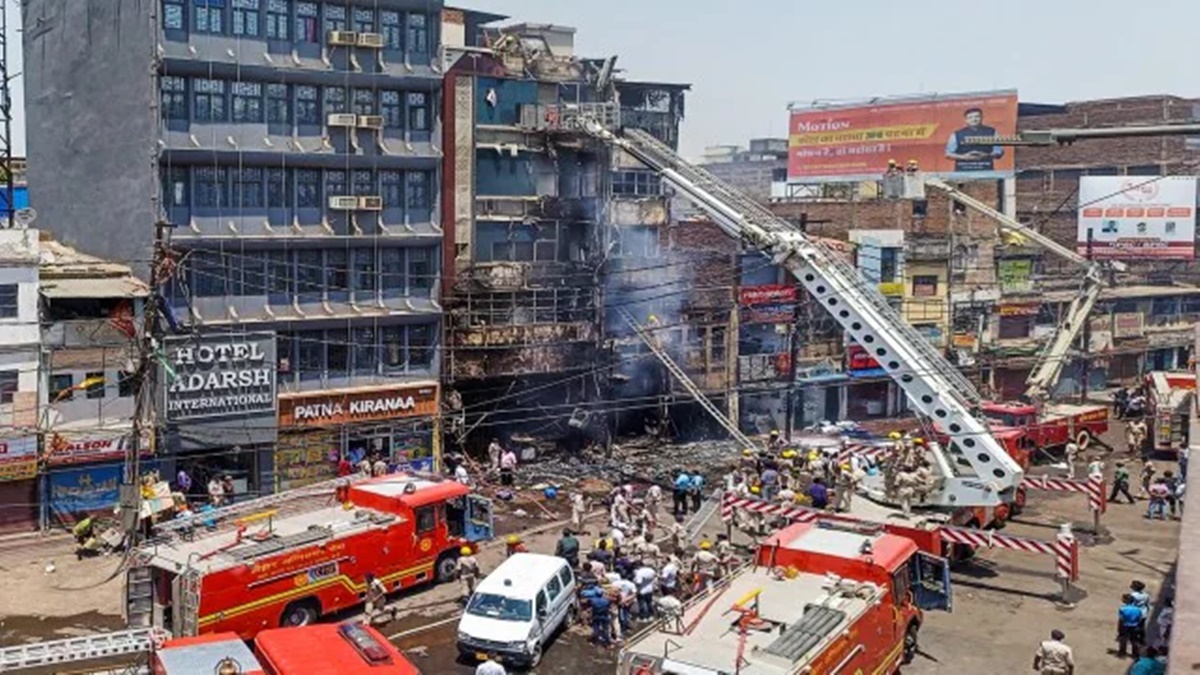 6 killed, over 20 rescued as massive fire engulfs Patna hotel | Video 6 killed, over 20 rescued as massive fire engulfs Patna hotel | Video