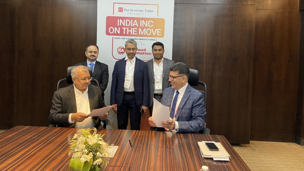 Rockwell Automation tie knots with Mahindra University