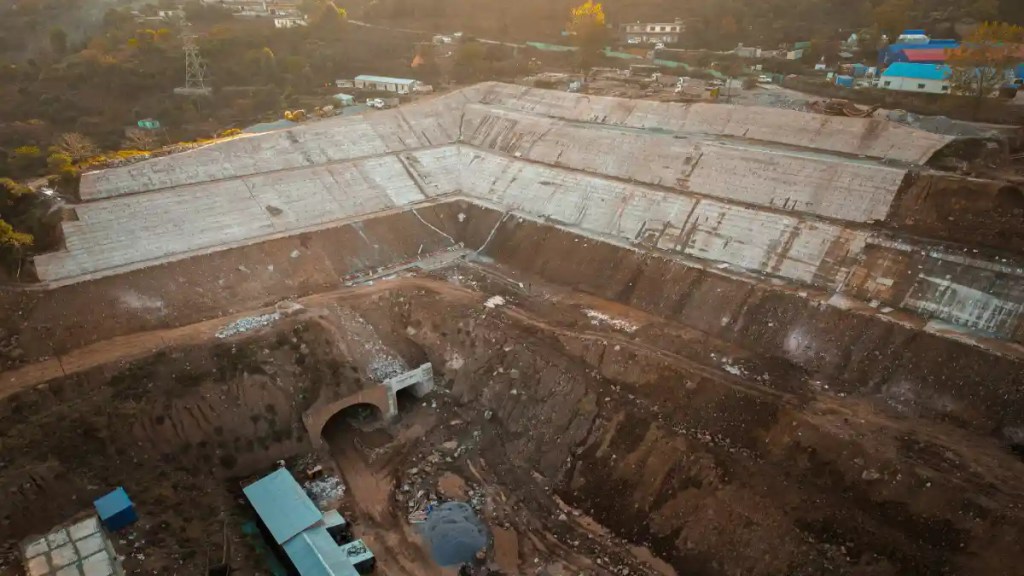 SRM Contractors IPO Listing Today SRM Contractors IPO Listing Today