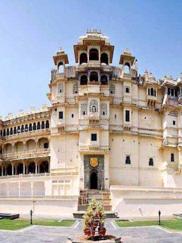 Royal families in India, Richest Royal Family, The Mewar Dynasty, Shriji Arvind Singh Mewar, HRH Group of Hotels, Wadiyar Dynasty, Yaduveer Krishnadutta Chamaraj Wadiyar, Mysore Palace, The Royal Silk of Mysore, Nawab of Pataudi, Mansoor Ali Khan Pataudi, Saif Ali Khan, Sharmila Tagore, The Royal Family of Jaipur, Maharaja Bhawani Singh, Padmanabh Singh, The Royal Family of Jodhpur