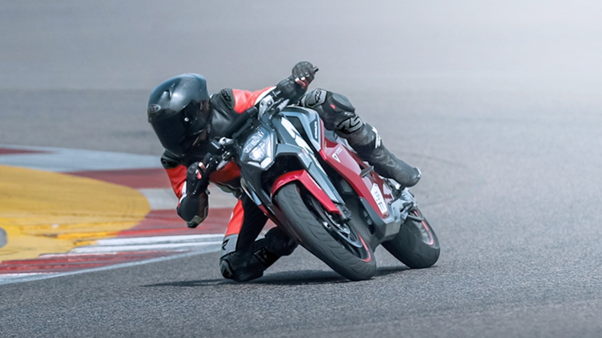 ultraviolette f77 old vs new