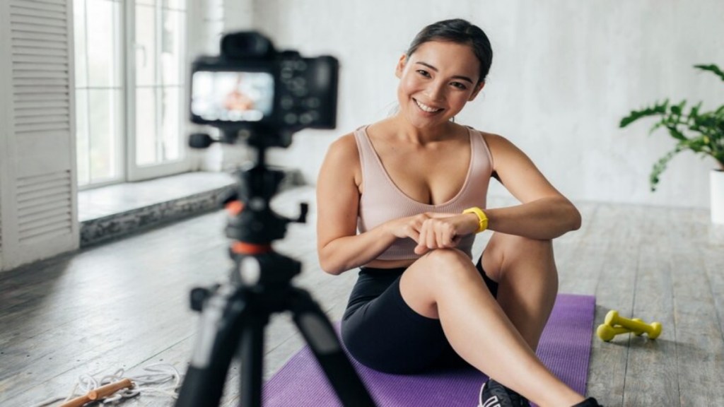 Fitness enthusiasts and influencers require something that will captivate their audience and followers, so they must release something new regularly that will assist others in achieving their fitness goals. (Image: Freepik)