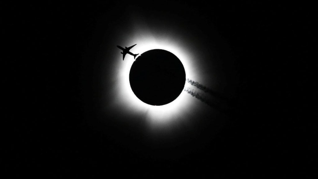 Total Solar Eclipse Enchants North America, Leaving Skywatchers in Awe: Videos, Images Total Solar Eclipse Enchants North America, Leaving Skywatchers in Awe: Videos, Images