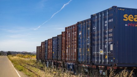 National Logistics Day 2024, logistics industry, e-commerce, Artificial Intelligence, Machine Learning, Automation, delivery, sustainability