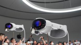 Affordable Vision Pro coming in 2025