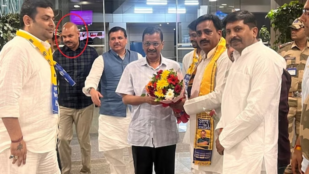 Bibhav Kumar, accused of assaulting Swati Maliwal, spotted with Kejriwal in Lucknow Bibhav Kumar, accused of assaulting Swati Maliwal, spotted with Kejriwal in Lucknow