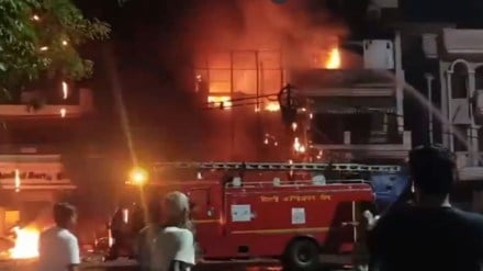 Fire cases in Delhi-NCR have become an everyday affair amidst the ongoing heatwave in the region. (Photo: Screengrab/ANI)