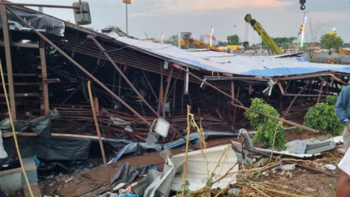 Mumbai hoarding collapse killed 14 people Mumbai hoarding collapse killed 14 people