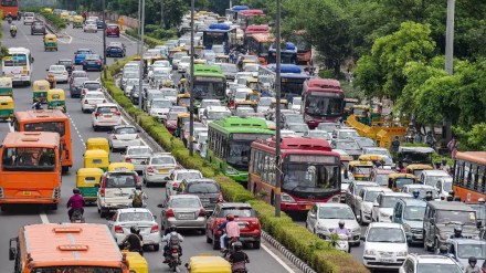 Delhi traffic police advises to avoid DDU marg