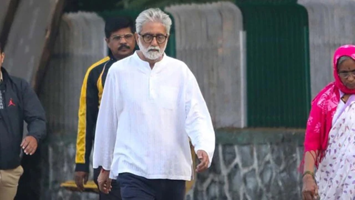Supreme Court grants bail to activist Gautam Navlakha in Elgar Parishad case Supreme Court grants bail to activist Gautam Navlakha in Elgar Parishad case
