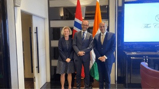 Both delegations praised the signing of the India-EFTA TEPA