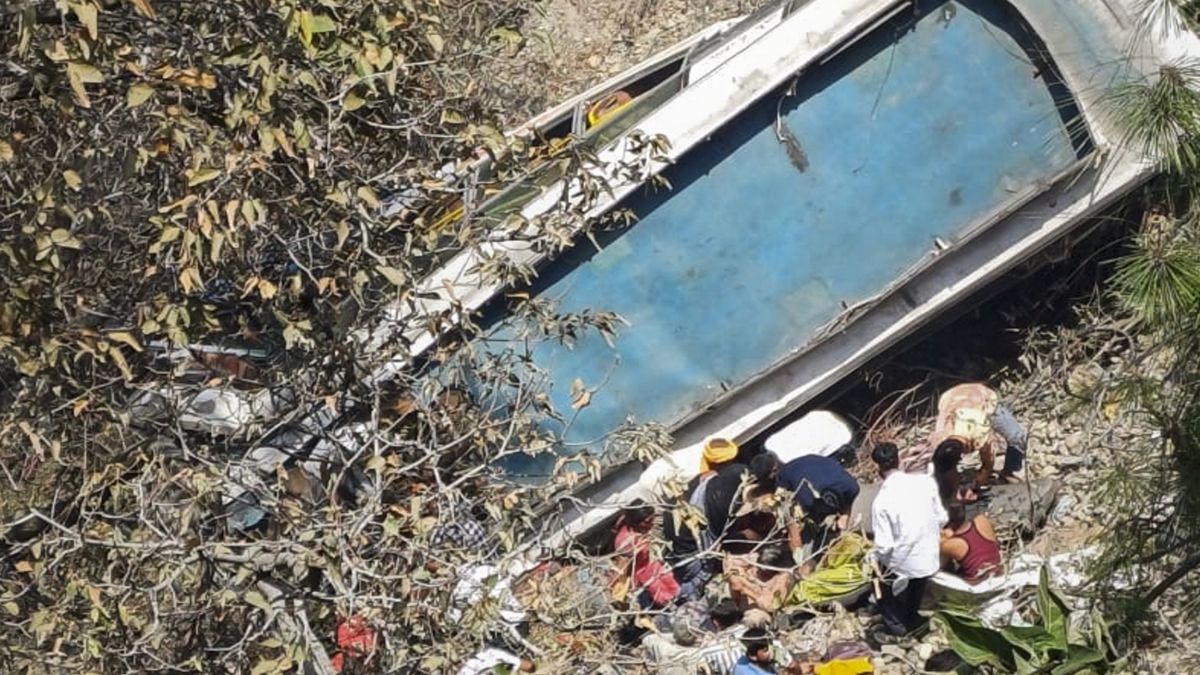 15 pilgrims killed, 40 injured as bus falls into gorge in Jammu and ...