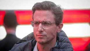 The company has awarded Peretti options to purchase 414,000 shares of its Class A common stock