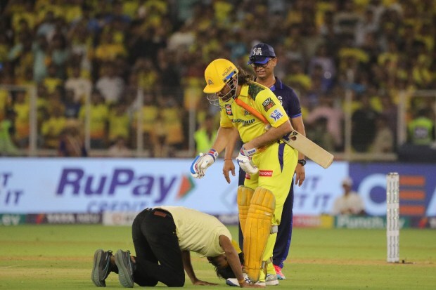 Dhoni's popularity remains unmatched, with fans across the country and beyond flocking to see him in action, making CSK games a spectacle both on and off the field. Dhoni-Jadeja teamed up to play hilarious prank on Chennai fans during match with KKR. (Express photo by Nirmal Harindran)