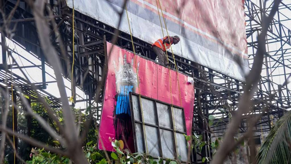 Mumbai billboard tragedy