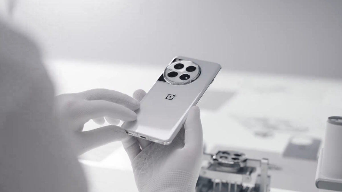 OnePlus 12 Glacial White India launch