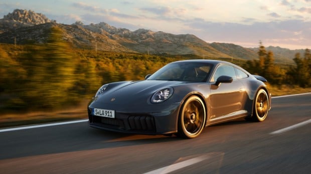 Porsche 911 Carerra 4 GTS