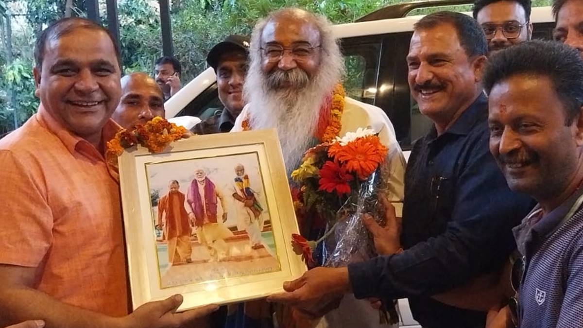 Acharya Pramod Krishnam makes big claim about Rahul Gandhi