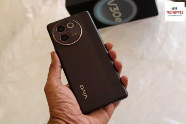 Vivo V30e review