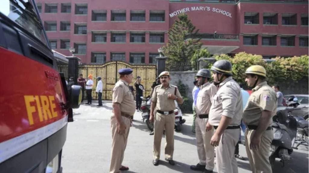 delhi, delhi police, delhi school, delhi school bomb threat, bomb threat delhi, delhi school bomb threat