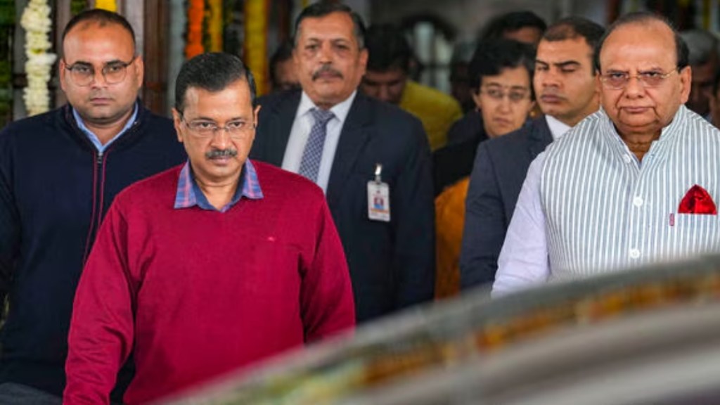 L-G V K Saxena (right) and Chief Minister Arvind Kejriwal