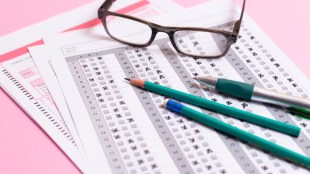 In 2023, CAT registration began on August 2 and ended on September 20. The admit card was issued on November 7, and the exam was held on November 26.